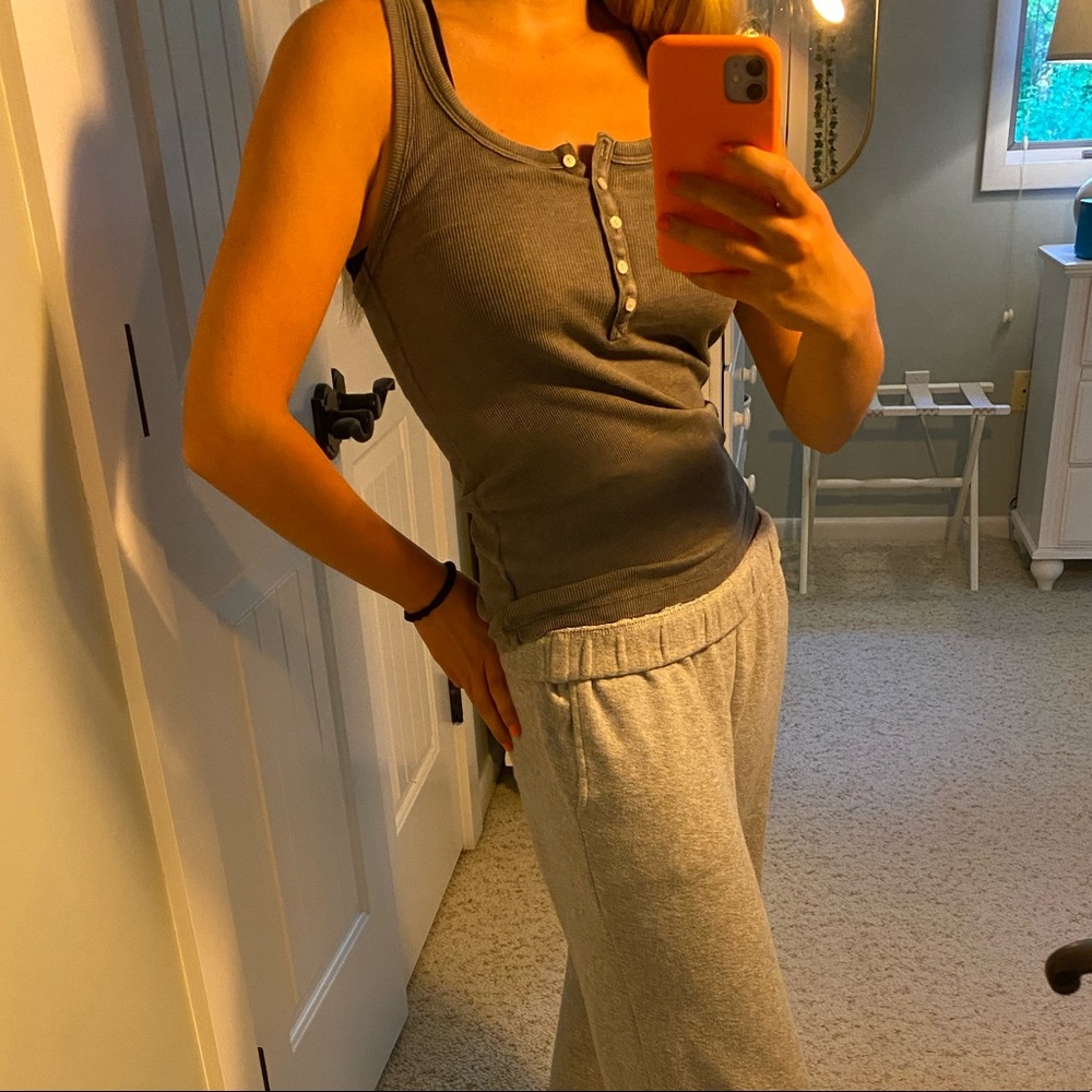 AMERICAN EAGLE SOFT AND SEXY TANK!!